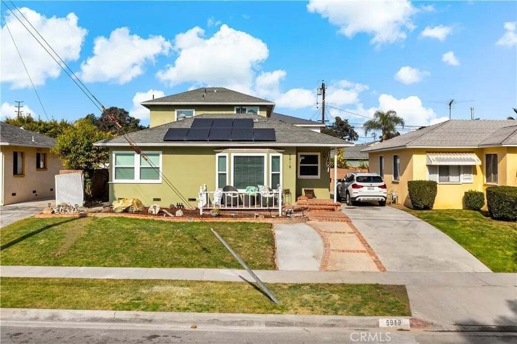 Lakewood, California, United States 2 - 17839159