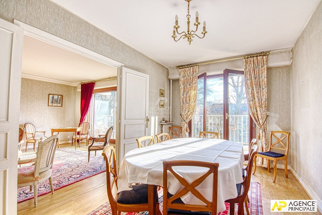 Apartment in Domaine National du Château, Versailles, France 4 - 18660362