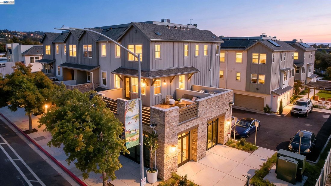 Townhouse in Castro Valley, California, United States 3 - 18662226
