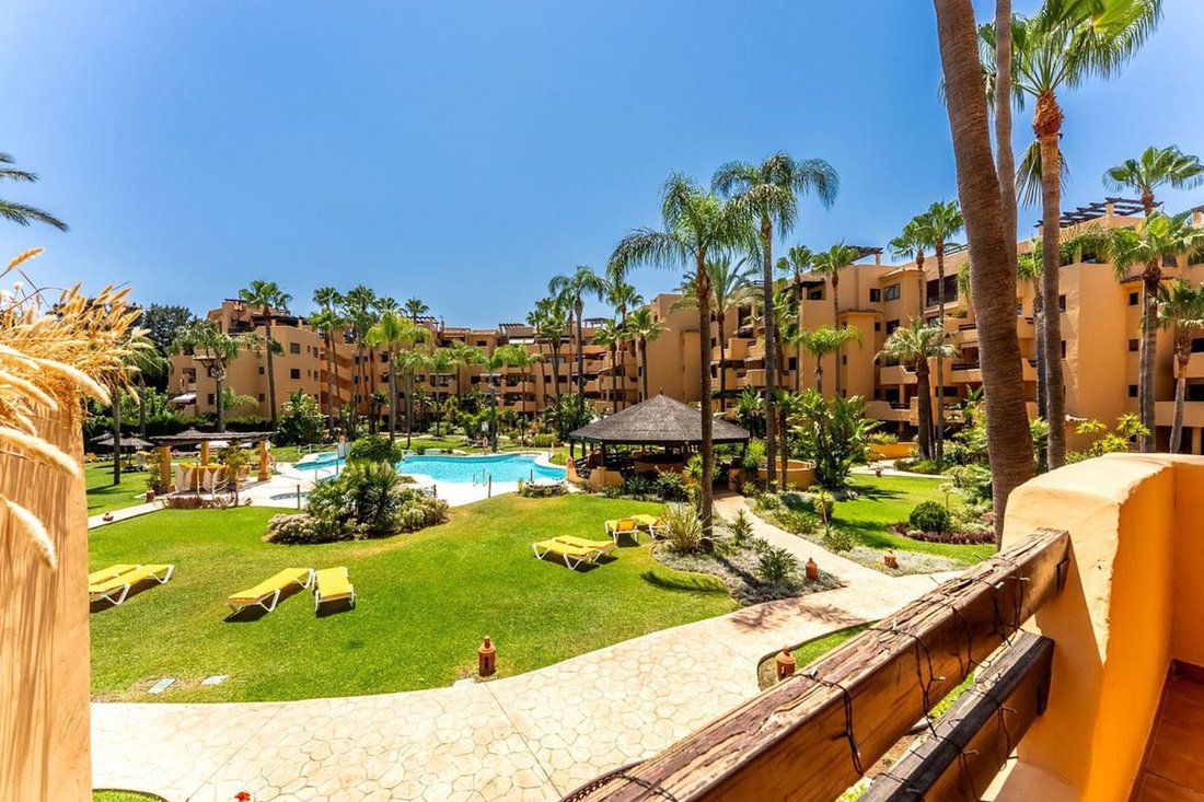 Apartment in Cancelada, Estepona, Andalusia 3 - 18672402