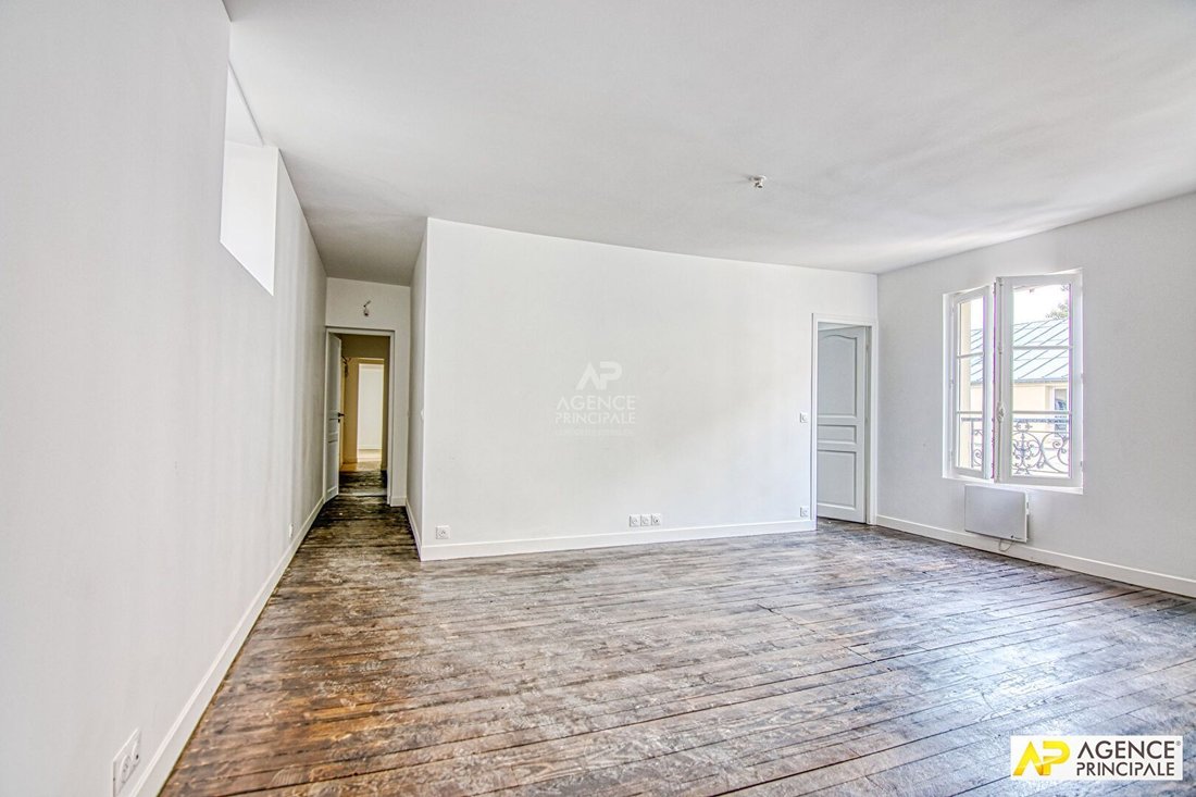 Apartment in Domaine National du Château, Versailles, France 2 - 18660206