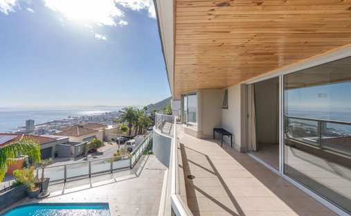 House in Fresnaye, Atlantic Seaboard, Cape Town 1