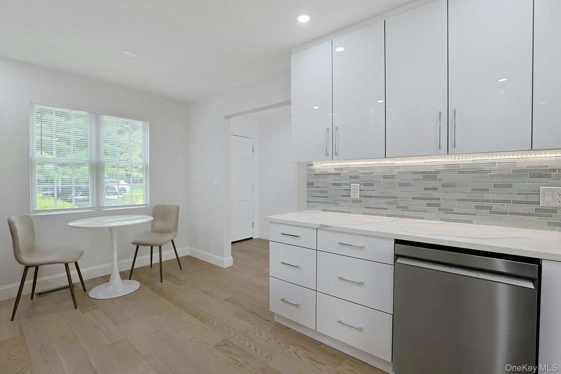 Condo in White Plains, New York, United States 5 - 18664246