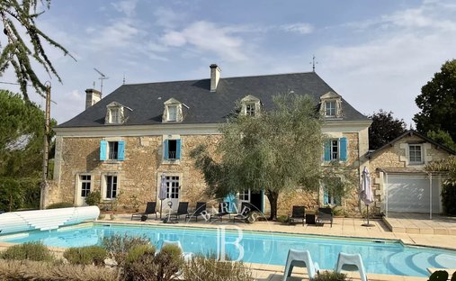 Estate in Poitiers, Nouvelle-Aquitaine, France 1