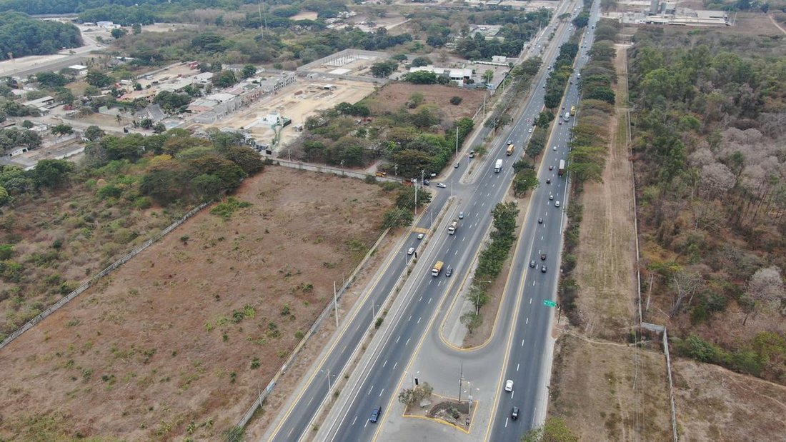 Land in Guayaquil, Guayas, Ecuador 2 - 18660388