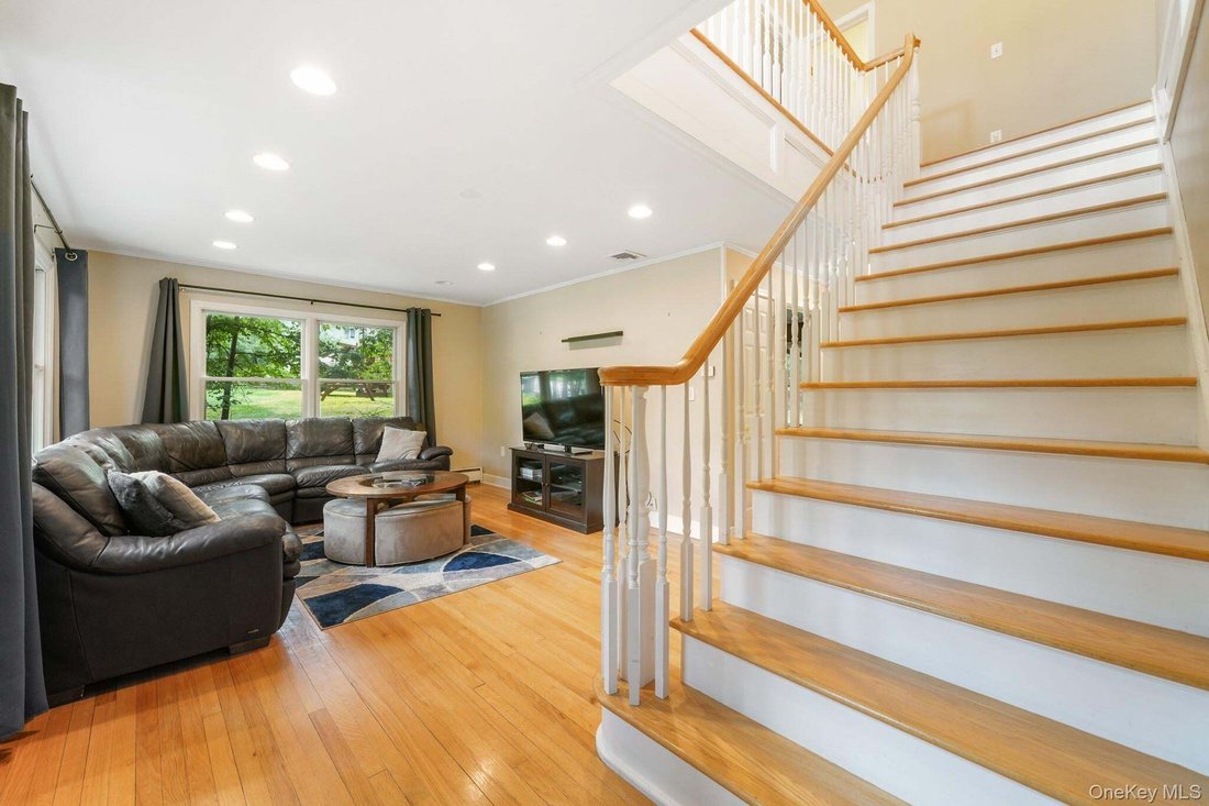 House in Woodbury, New York, United States 3 - 18659938