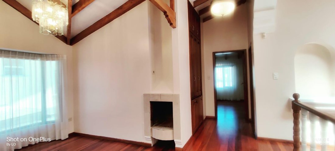 House in Quito, Pichincha, Ecuador 2 - 18661449
