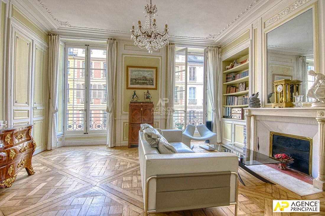 Apartment in Domaine National du Château, Versailles, France 2 - 18660283
