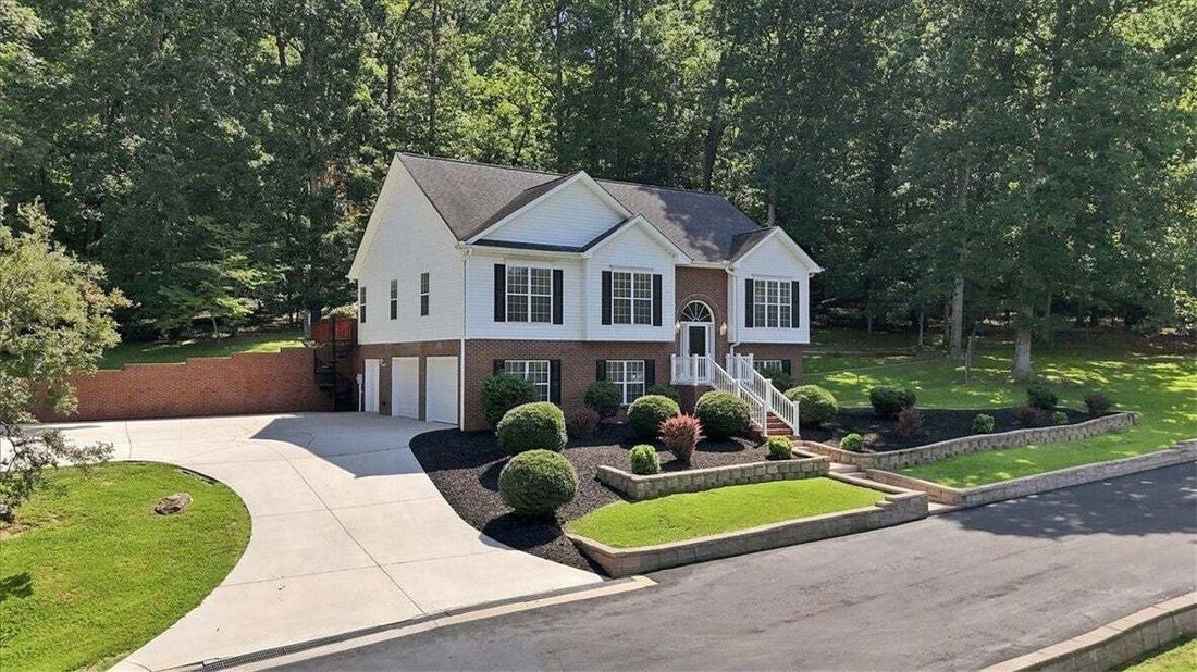 House in Central, South Carolina, United States 4 - 18662657