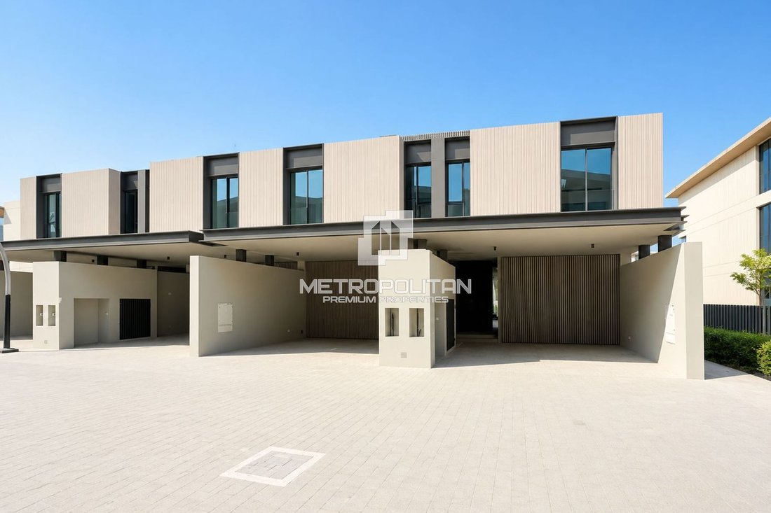 Townhouse in Ras Al Khor Industrial Area, Dubai, United Arab Emirates 1 - 18644602
