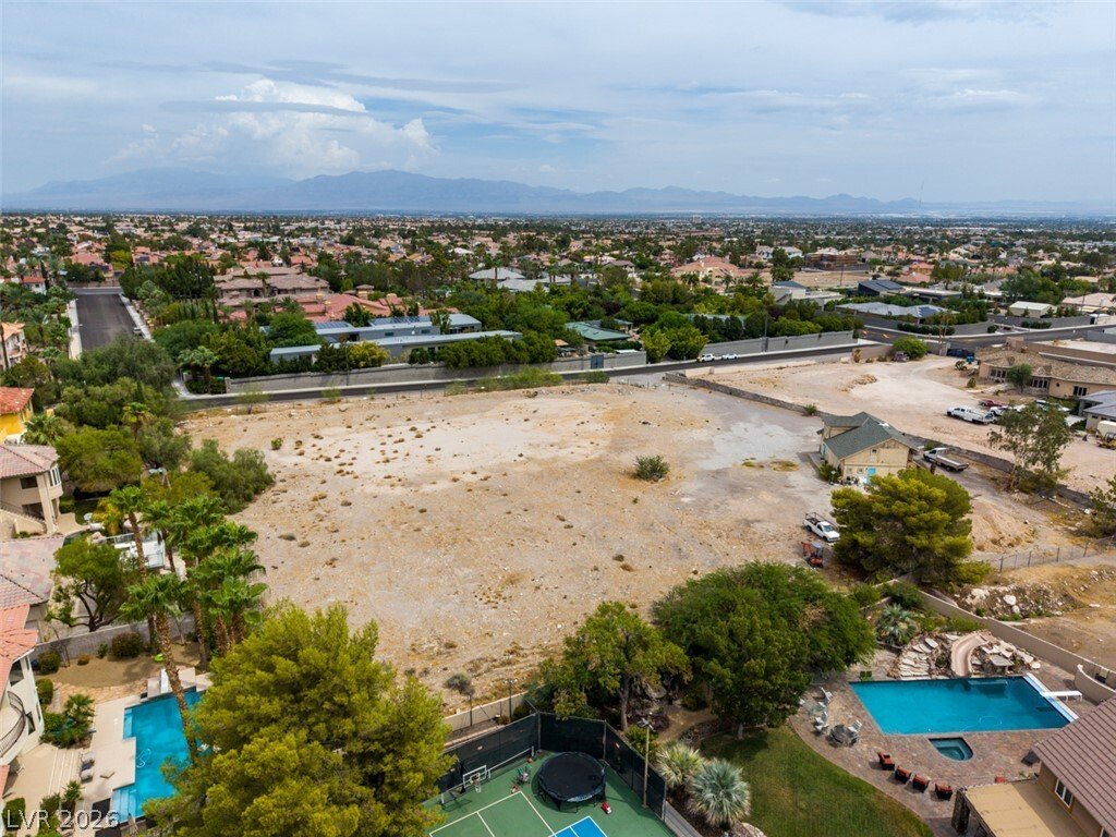 Land in Las Vegas, Nevada, United States 1 - 18663359