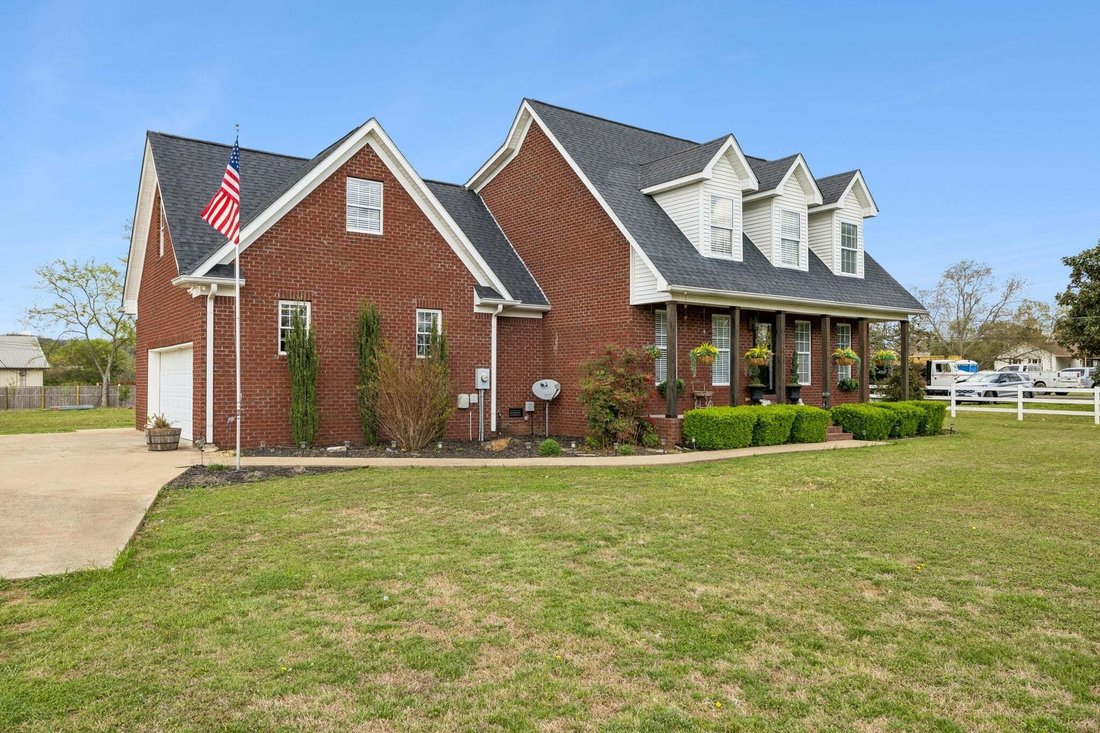 House in Columbia, Tennessee, United States 1 - 18669308