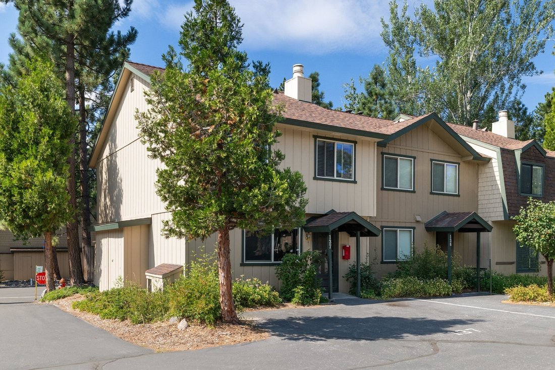 Condo in Tahoe City, California, United States 1 - 18666449