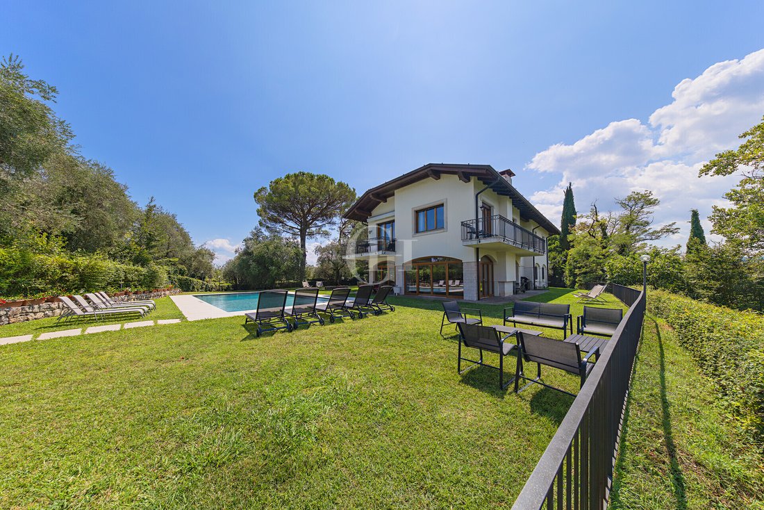 Villa in San Felice del Benaco, Lombardy, Italy 3 - 18666482