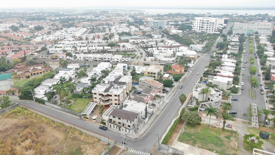 Land in Samborondón, Guayas, Ecuador 1 - 18660671