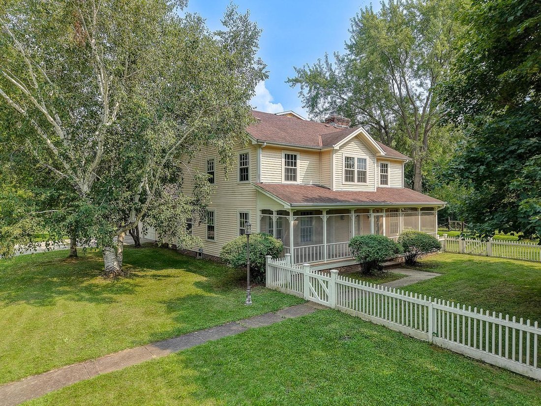 House in Summit, Wisconsin, United States 1 - 18665696