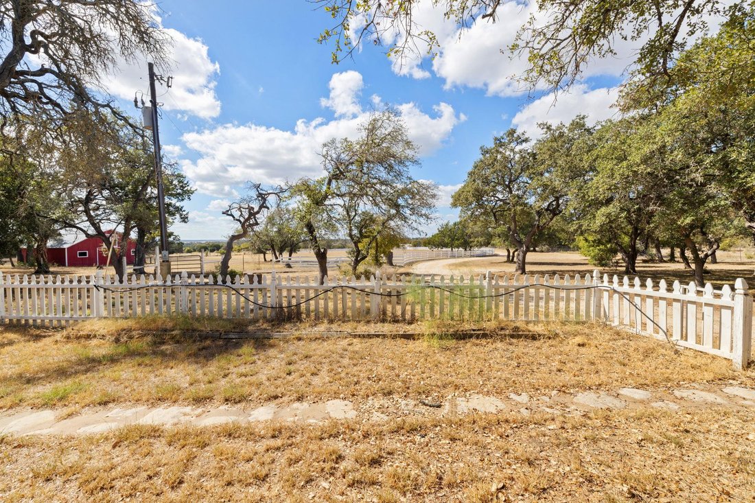 Liberty Hill, Texas, United States 3 - 18669338