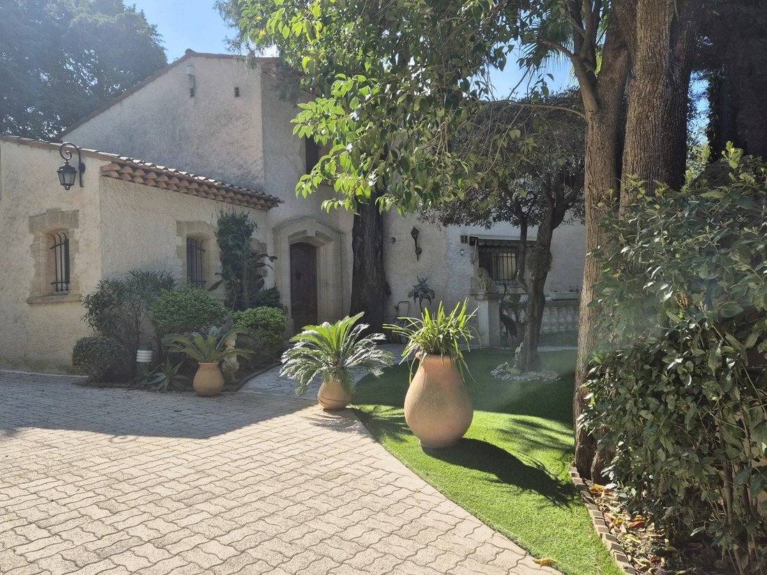 House in Broussailles, Cannes, France 3 - 17697216