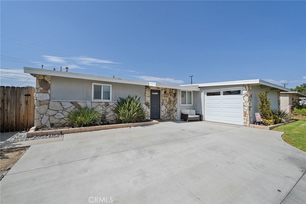 House in Azusa, California, United States 3 - 18661307