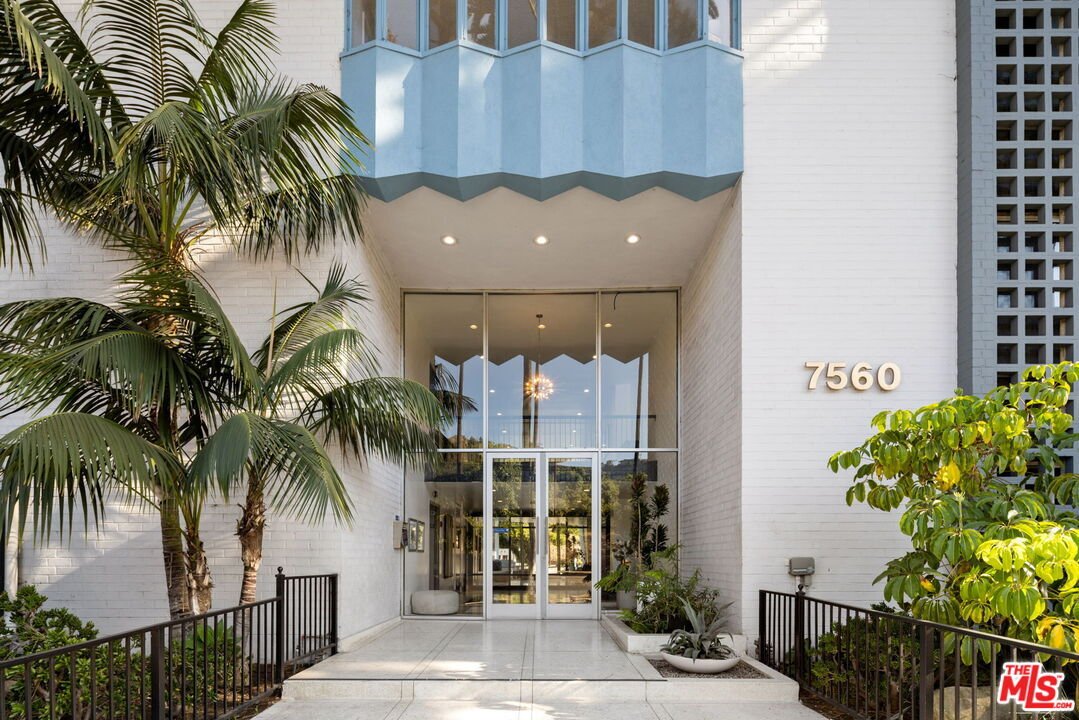 Condo in Los Angeles, California, United States 1 - 18664352