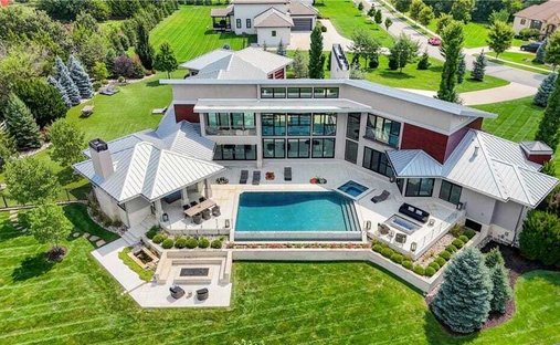 House in Overland Park, Kansas, United States 1
