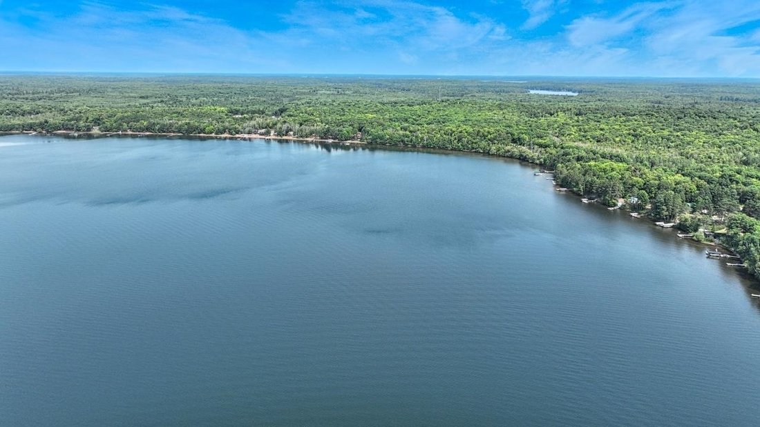 Lac du Flambeau, Wisconsin, United States 5 - 18670336
