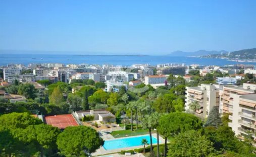 Appartamento a Les Bastides, Antibes, Francia 1