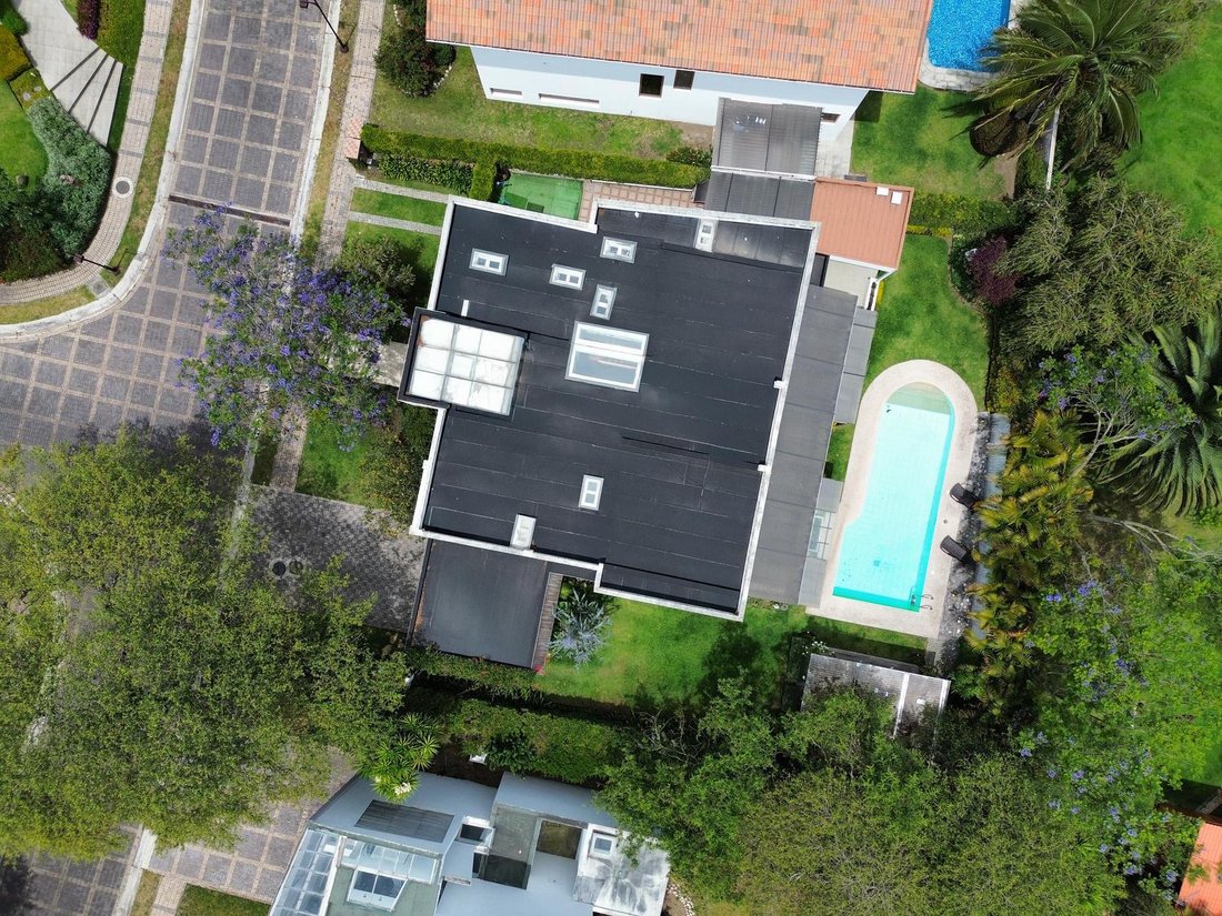 House in Quito, Pichincha, Ecuador 2 - 18660349