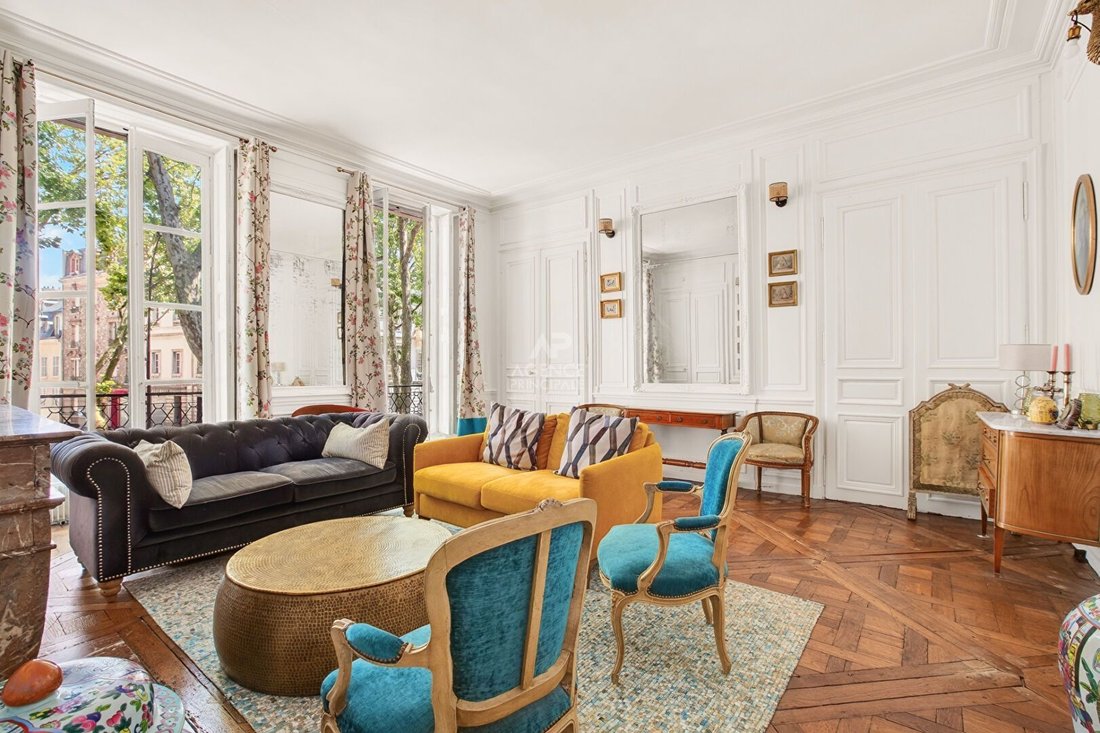 Apartment in Domaine National du Château, Versailles, France 2 - 18660213