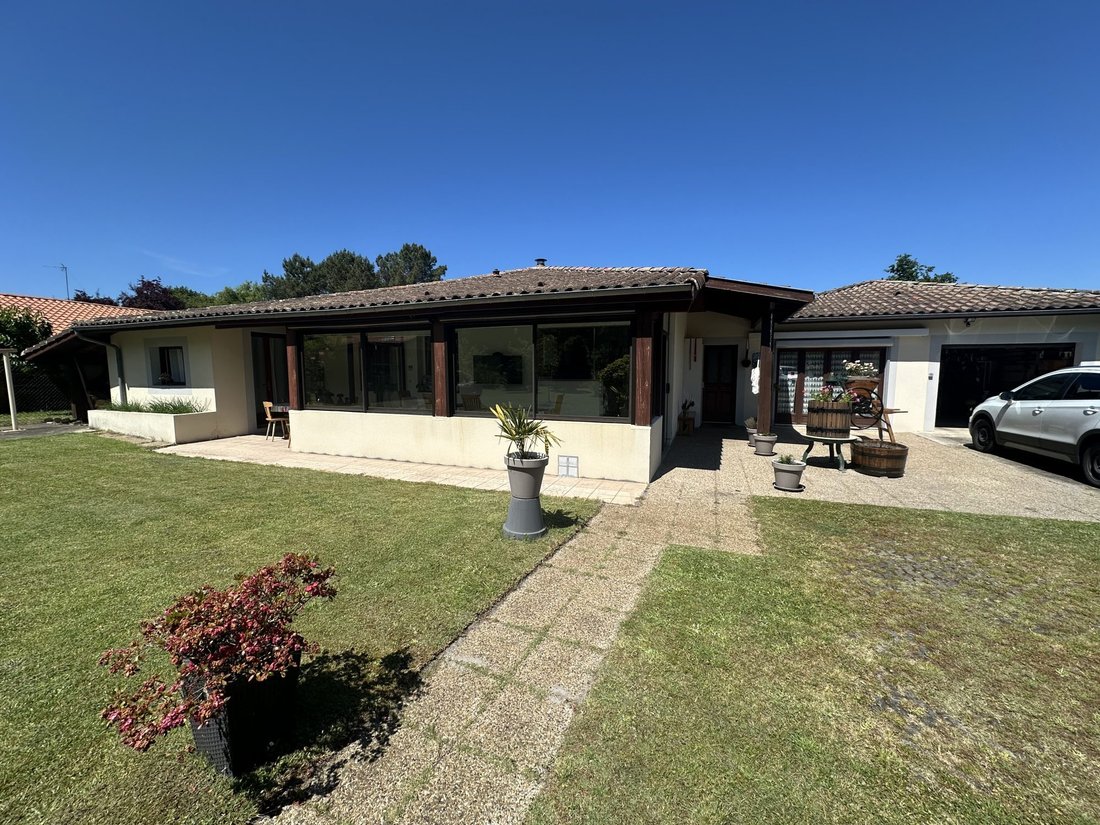 House in Gastes, Nouvelle-Aquitaine, France 2 - 18665481