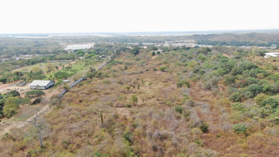 Land in Guayaquil, Guayas, Ecuador 2 - 18660786