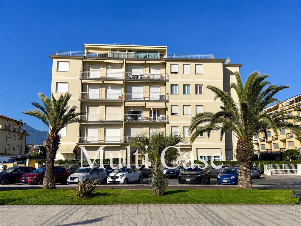 Apartment in Lido di Camaiore, Camaiore, Tuscany 2 - 18661844