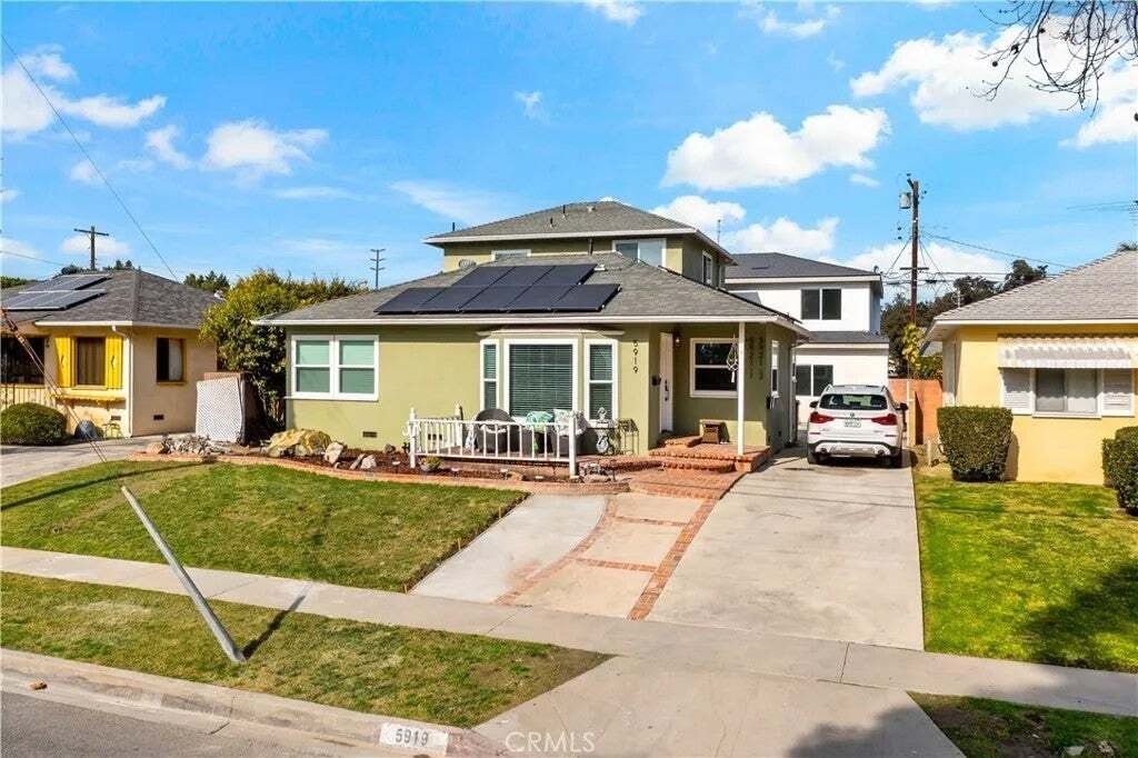 Lakewood, California, United States 1 - 17839159