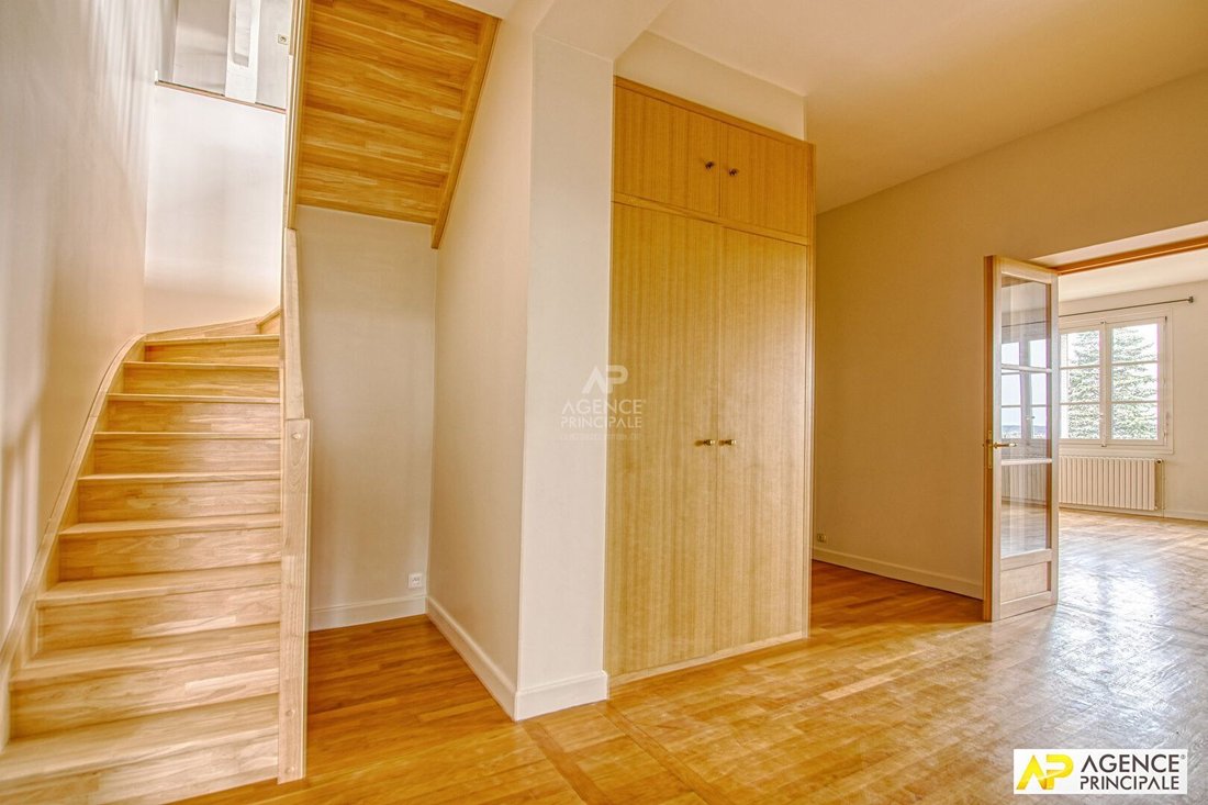 Apartment in Domaine National du Château, Versailles, France 5 - 18660054