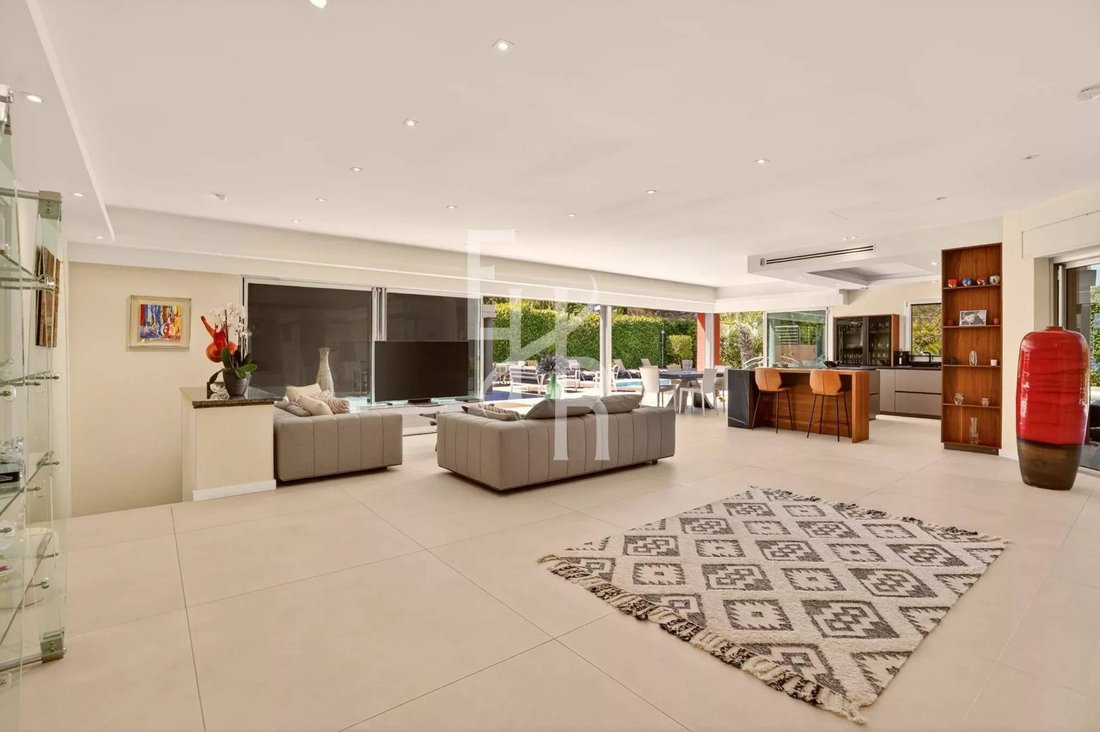 Villa in Mougins, Provence-Alpes-Côte d'Azur, France 4 - 18415020