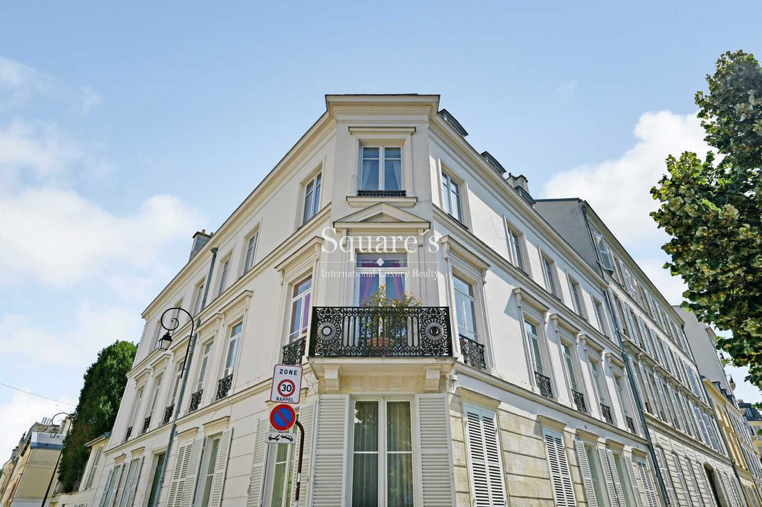 Apartment in Domaine National du Château, Versailles, France 1 - 18672446