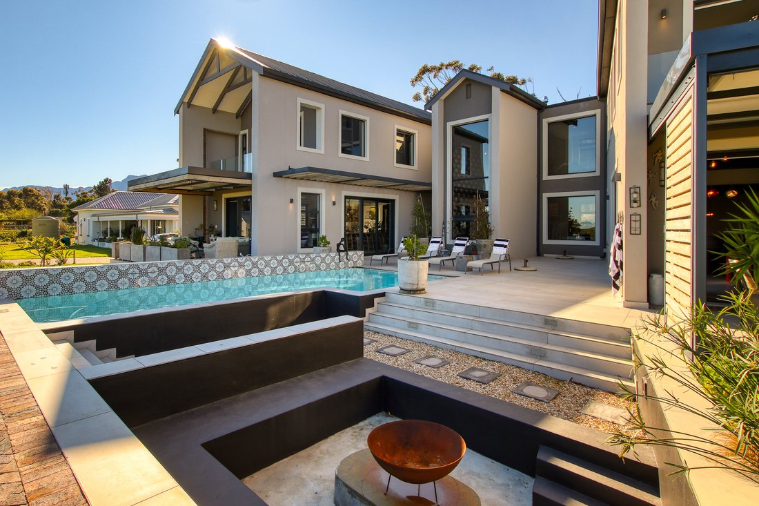 Country House in Sir Lowry's Pass, Cape Town, South Africa 2 - 18665075