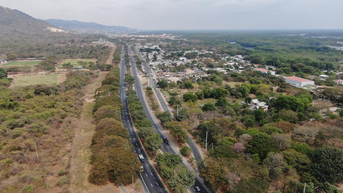Land in Guayaquil, Guayas, Ecuador 1 - 18660445