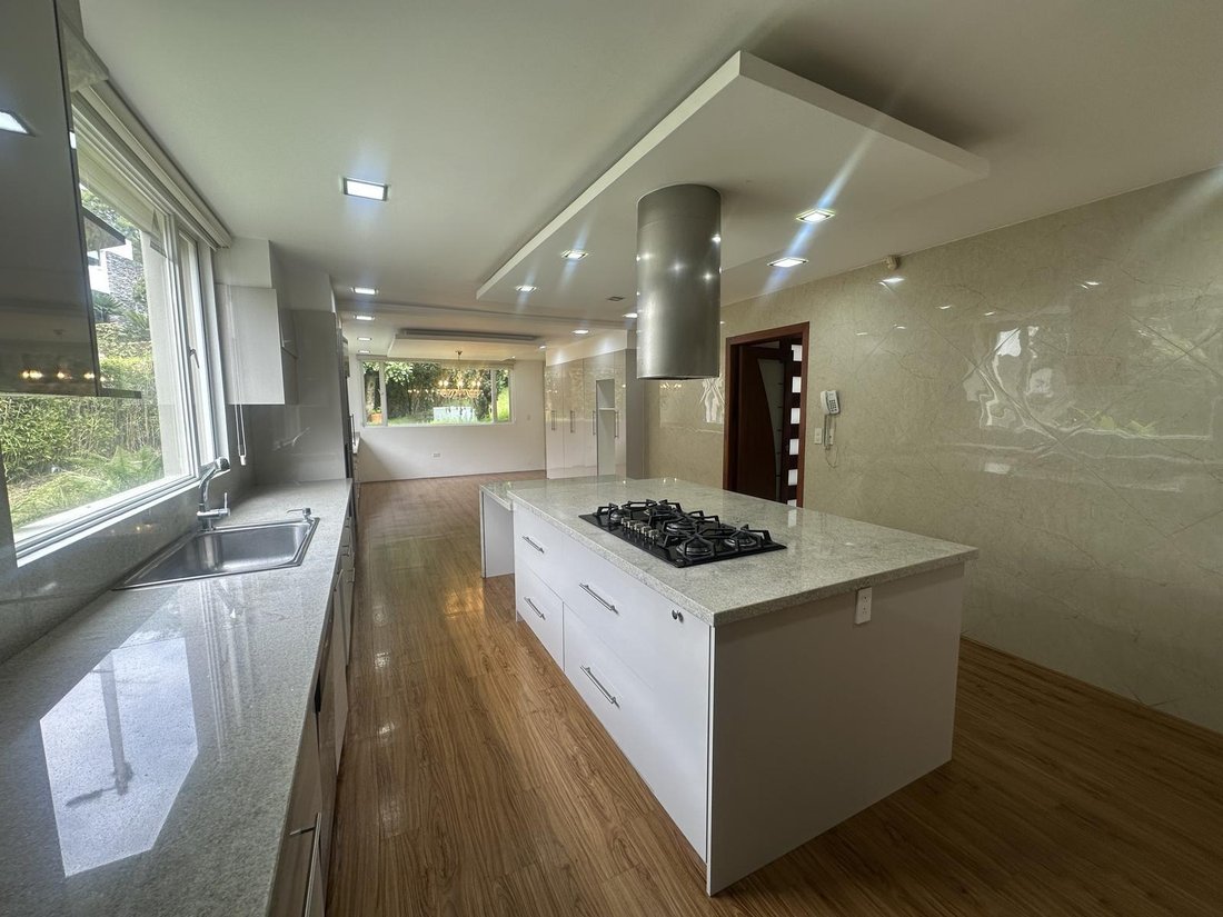 House in Quito, Pichincha, Ecuador 4 - 18661487