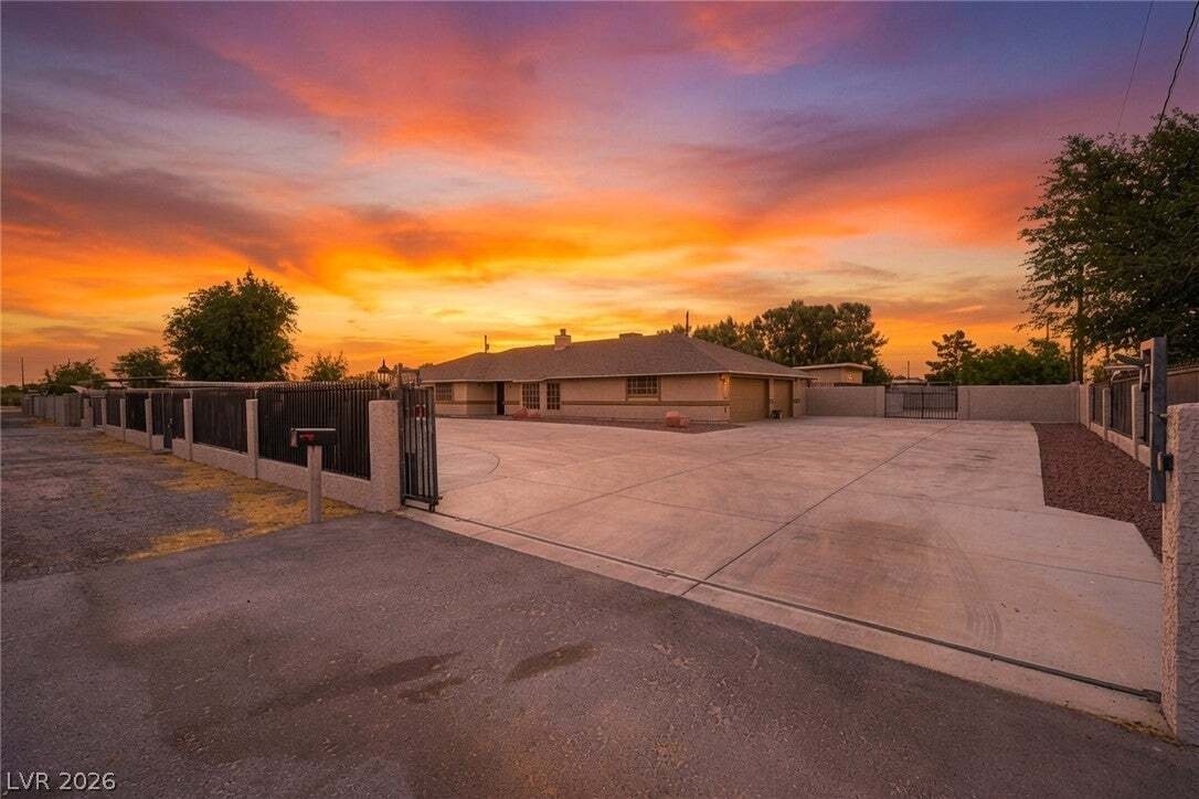 House in Las Vegas, Nevada, United States 3 - 18665989