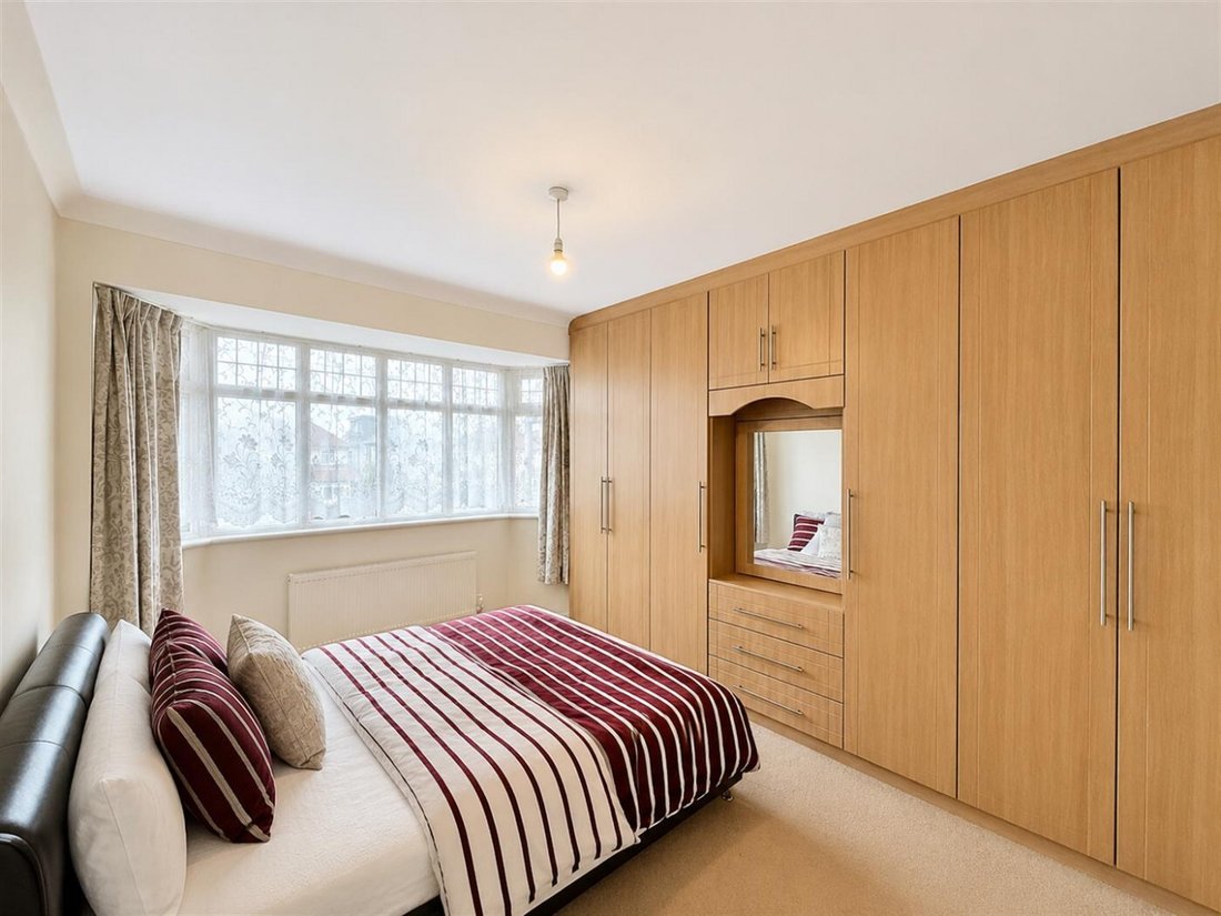 House in Norwood Green, Ealing, England 4 - 17382800