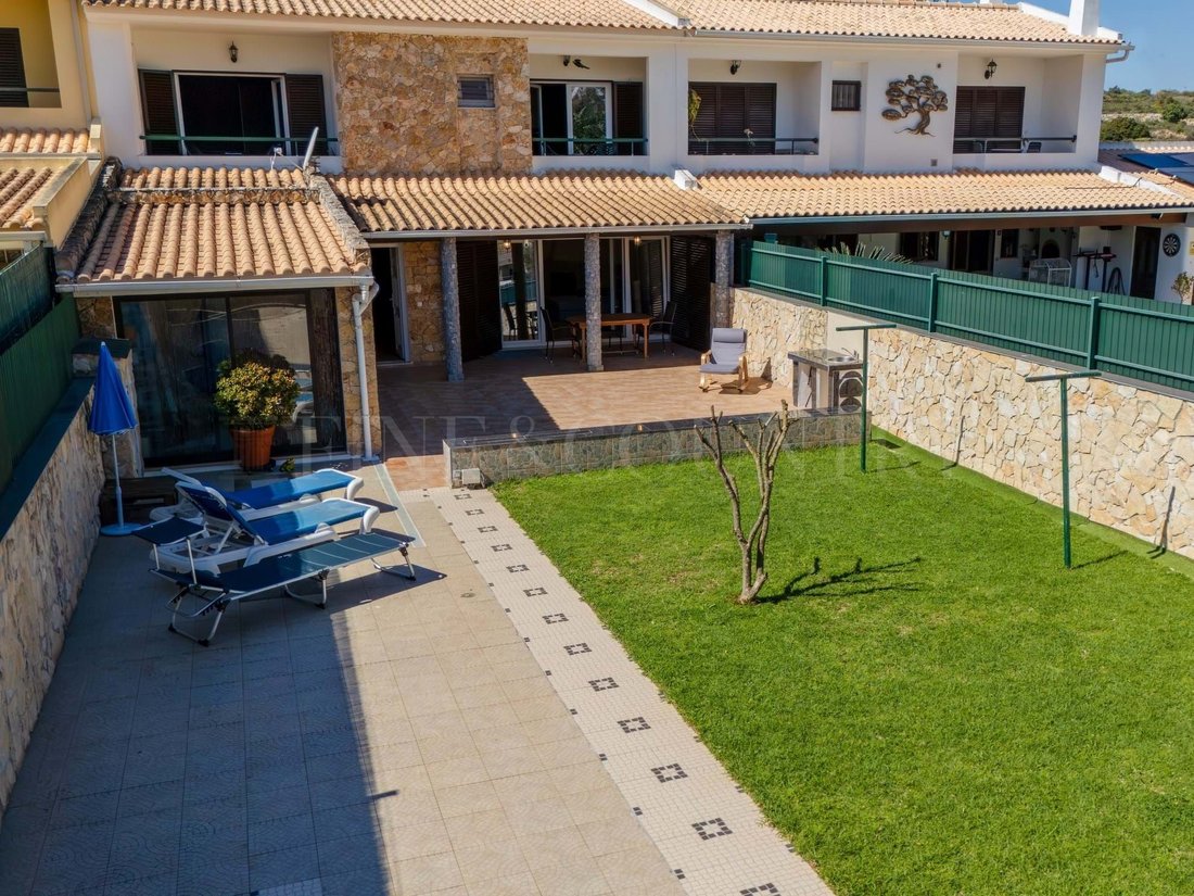 Townhouse in Olhos de Agua, Algarve, Portugal 1 - 18664494