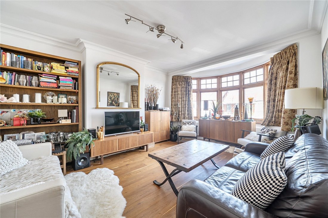 Apartment in Bounds Green, Haringey, England 2 - 18668854