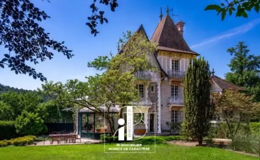 House in Fontainebleau, Ile-de-France, France 1