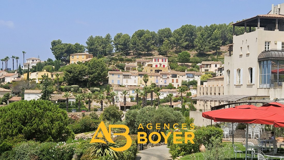 House in Saint-Cyr-sur-Mer, Provence-Alpes-Côte d'Azur, France 4 - 18664029