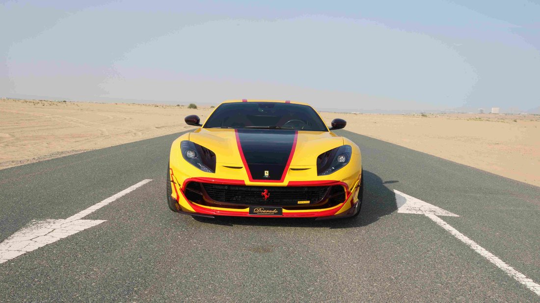 Coupe in Dubai, United Arab Emirates 3 - 18665434