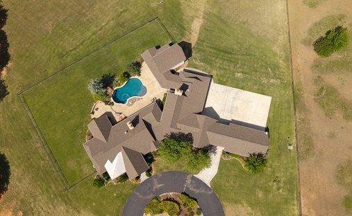 Estate in Edmond, Oklahoma, United States 1