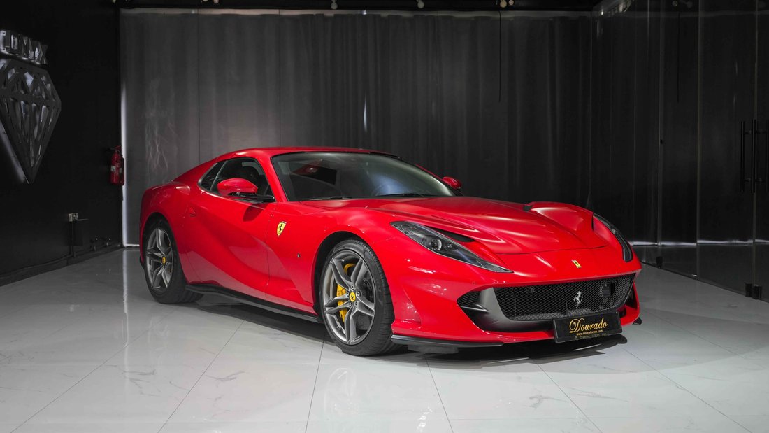Cabriolet in Dubai, United Arab Emirates 1 - 18665409