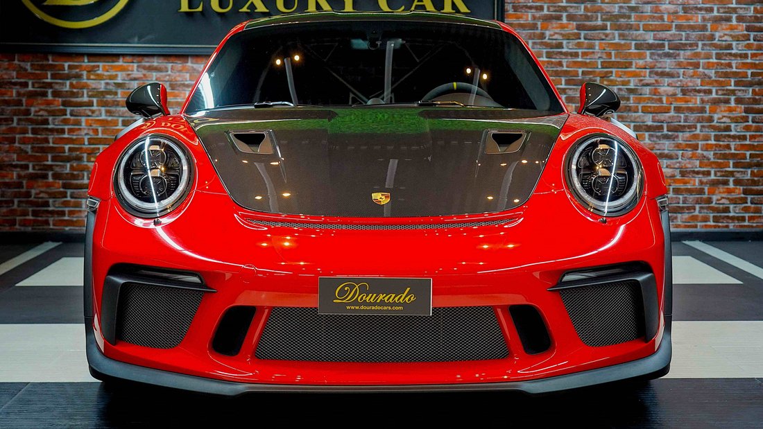 Coupe in Dubai, United Arab Emirates 3 - 18670401