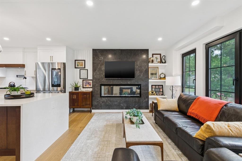 House in Calgary, Alberta, Canada 4 - 18672954